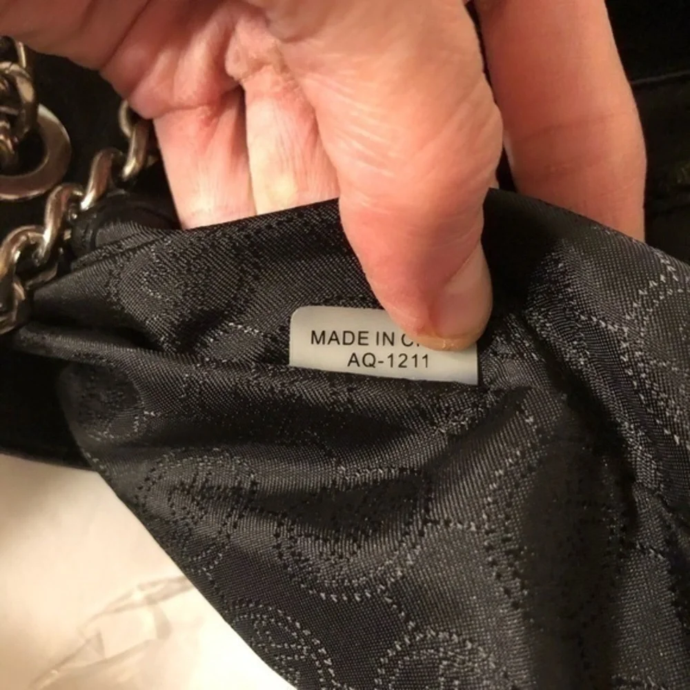 MICHAEL KORS CHELSEA Hangbag black leather chain